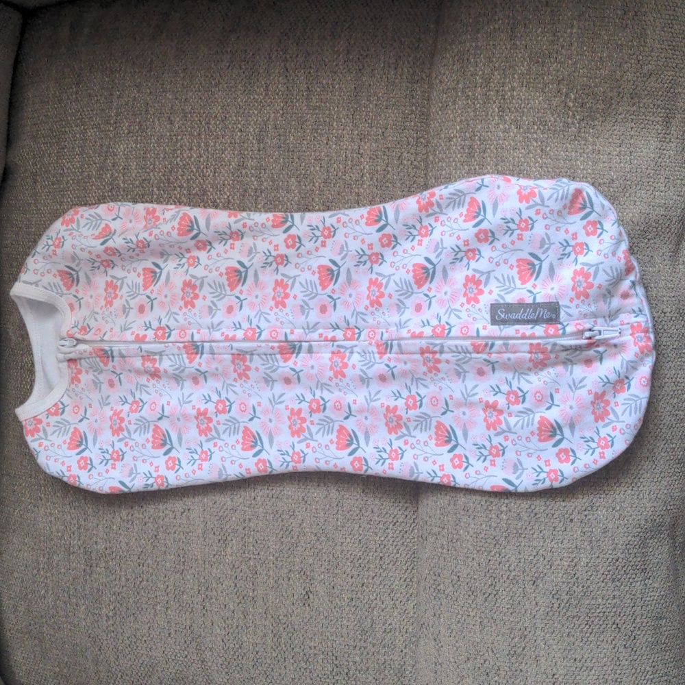 Floral Swaddle Me pod newborn